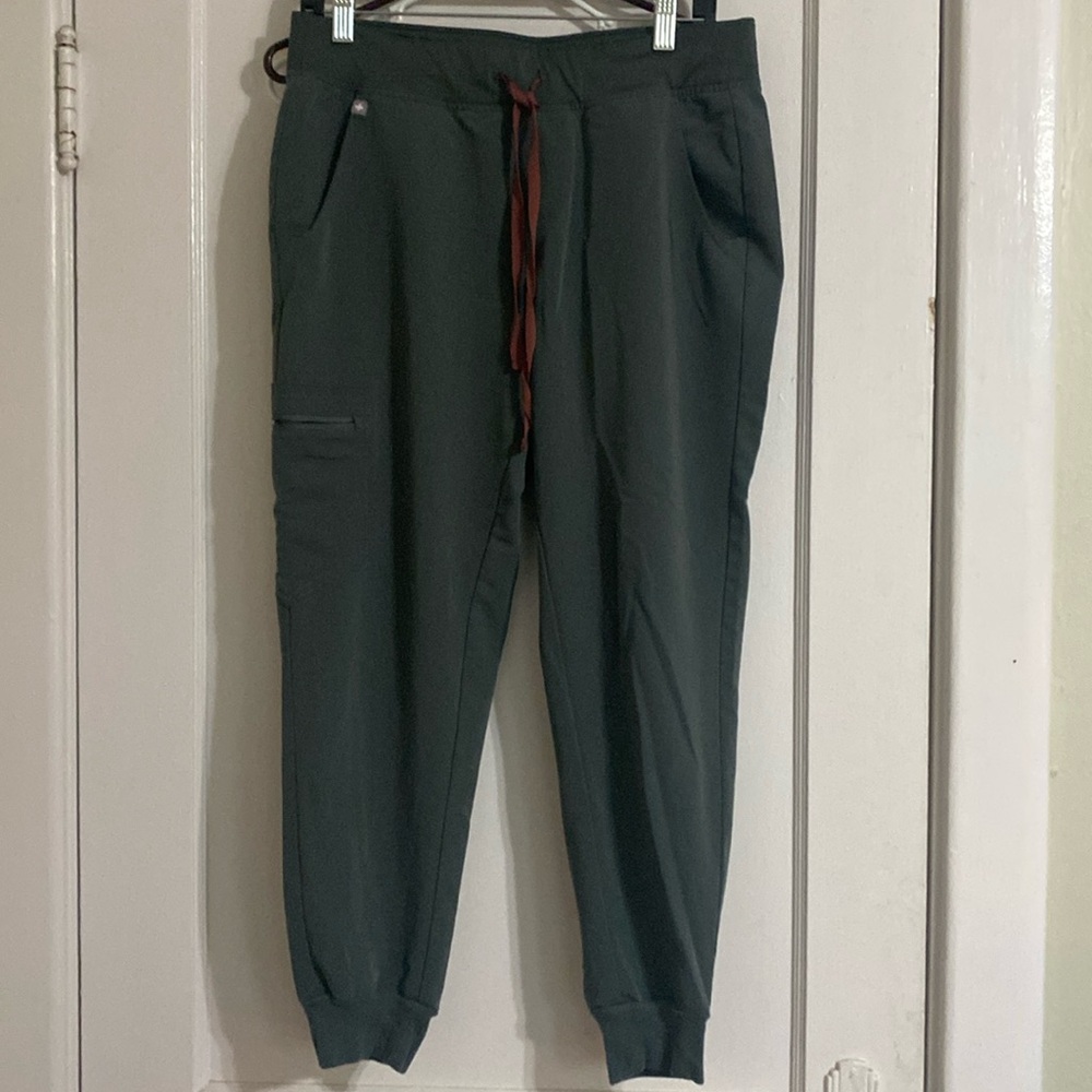 Figs medium petite scrub joggers